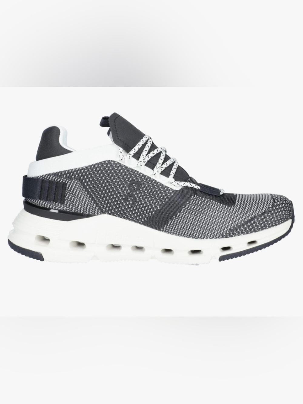 On Running Cloudnova Black White Sneaker women’s Shoe Size 9